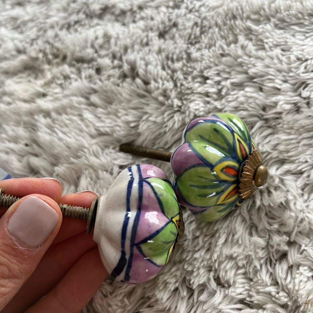 Two hand painted door knobs. - Picture 6 of 8